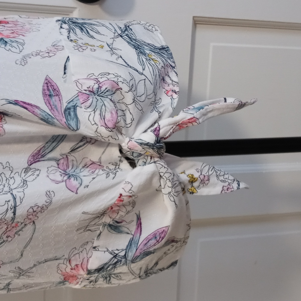 🪻Buffalo David Bitton🪻- White/Multi Floral S/S Tie Front Top - Picture 7 of 14